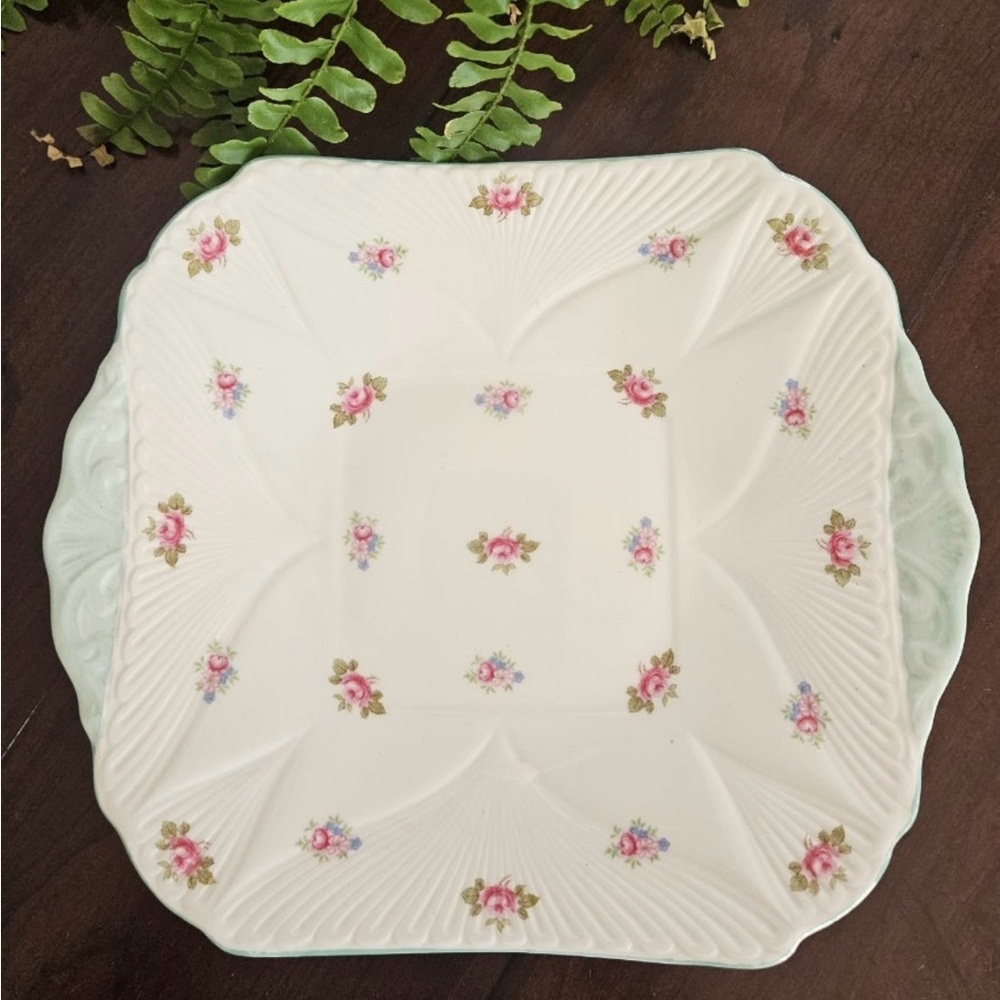 🔻🔻🔻sale Vintage shelley rosebud dainty square cake plate